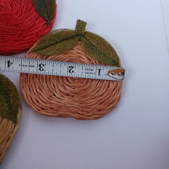 Vintage 4pcs Wicker Fruit Coasters - Picture 7 of 10